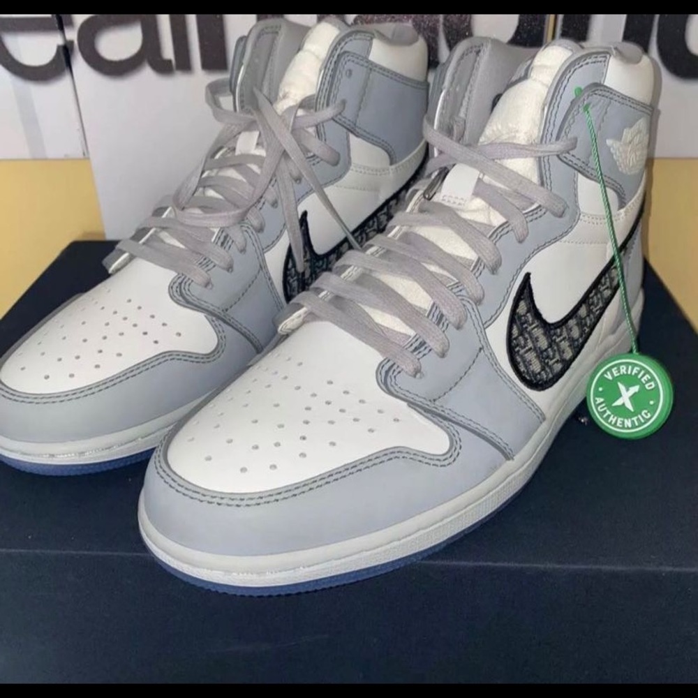 Jordan 1 Retro Diors - Picture 2 of 8